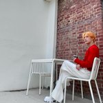 노란머리 빨간니트입은 비투비 <b>민혁</b> ❤️