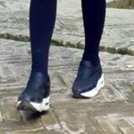 [댓글부탁해] 요런 편한 신발 정보 알고 싶엉