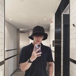 [모두드루와] 펜타곤 <b>홍석</b>이 인별에 올린 거울 셀카 _ 귀여운 얼굴과...