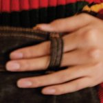 방탄 뷔 손 <b>인형</b>같다 마네킹