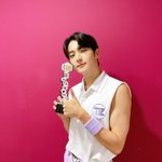 자고 일어난 포카 찍고 싶은 남돌이 있다?