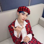 [더보이즈] <b>포브스</b>가 선정한 체크가 잘 어울리는 남자 1위