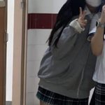 나 <b>교복치마</b> 너무 짧지