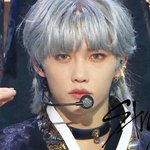 오늘 음중 필릭스 <b>은발</b> 스프레이라던데