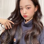 장원영이 입은 목<b>폴라</b>
