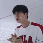 석진이 지금 내 앞에서 스킨케어중