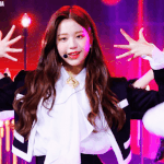 [모두드루와] 장원영 <b>데뷔</b>때 <b>폼</b> 미침