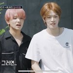 [NCT칠프] 이거 해차니 <b>흰옷</b>입고있었는데 입수한다니까 검은색으로...