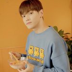 [NCT칠프] <b>티용</b>이 이번 티저에서 뭘 되게 많이 먹지 않냐ㅋㅋㅋ