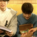 [NCT칠프] 태용이한테 <b>장난감</b> 먹으라고 주는 정우ㅋㅋㅋㅋ