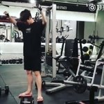 엑소 다이어터들은 핑크 <b>쓰레</b>빠를 신어