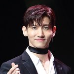 [모두드루와] 진짜로 윤호는 <b>창민</b>이에게 개잡듯이 맞아도 싸다