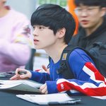 이정도면 학교에서 1<b>티어</b> 먹을 수 있음?