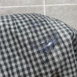 [꼭조언부탁] 교복치마에 하얀색 <b>점액질</b>? 같은게 묻어있어요.