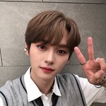 [스키즈] 우리 교복<b>민호</b> 예쁜거 보구 가