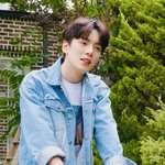 몬엑 민혁 청량한 <b>에비앙</b> 광고 화보