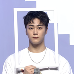 요즘 흰티재질이 잘어울리는 문빈