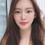 무표정 그 자체로도 설렌다는 <b>여</b><b>돌</b>
