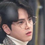 <b>세련</b>되고 이지적인 느낌의 비주얼