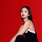눈부시게 아름다운 이목구비 <b>보유자</b>!