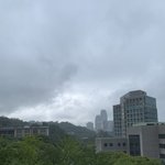 우리<b>학교</b> 화장실 뷰 볼 <b>사람</b>?