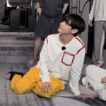 [군대] 태형이 이 <b>자세</b> 너무 웃기다