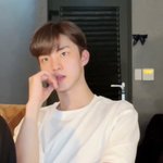 나 작년에 한 70일인가 <b>집밖</b>으로 안 나감