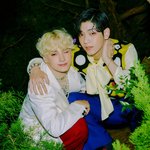 [TXT] 휴닝이 머리 <b>위에</b> 꽃올리신 분 누구세요....