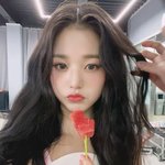 <b>퓨어</b>한 매력 어필하는 걸그룹 비주얼