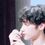 <b>미끄럼</b>틀 타고 싶은 아이돌 콧대!