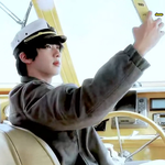 방탄 진은 톰브라운 엄청 좋아하나보다