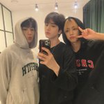 [더보이즈] 아이폰 색감 원래 이렇게 <b>누리끼리</b> 했나?