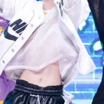 [더보이즈] <b>창민</b>이 배를 봐버렸다