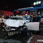 버스-승용차 충돌 10대 여학생 1명 사망 3명 <b>중상</b>