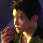 [이태용] 밥숟가락 든 <b>채로</b> 정지