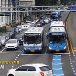 방금 유튜브에 올라온 <b>난리</b> 난 교통사고
