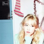 태연 <b>이</b> 날 촬영하면서 그 팔 뒤로 걸치는? <b>움짤</b> 있는 사람
