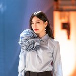 긴 머리 싹둑자른 김소연
