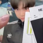 [NCT칠프] 도영이 아디다스 <b>셀카</b> 어디에 올라온거야?