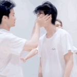 [NCT드림] 하 이 짤 <b>뒤</b>에 <b>팔</b> 돌리고 있는 두 아가들도 넘 귀여움...