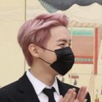 [방탄소년단] ...얘 <b>눈밑</b>에 또