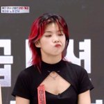 너네 <b>주변</b>에 스우파 보는 <b>사람</b> 많아?