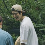 [NCT칠프] 형아반 막내 아니랄까봐 형 <b>옆</b>에서 히히 웃고있음