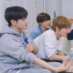 [이태용] 기껏 고기굽구 <b>옆</b>에서 약과먹는 아기...