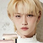 이거 <b>립색깔</b> 뭘까