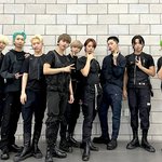 아이돌은 깔끔하게 입히는게 제일 좋은듯