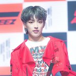 이 남돌도 염색 많이했네