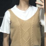 베이지색 치마 입고 가로수길 간다고 한 얜데 옷 좀 봐줘