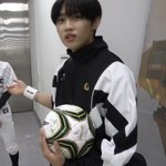 어제 꿈에 아이돌 개마니나왔음