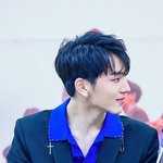 [펜타곤] 아 근데 키노가 진짜 <b>턱</b><b>선</b> 진국같음